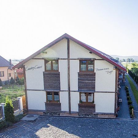 Curteni Country Court Bed & Breakfast エクステリア 写真