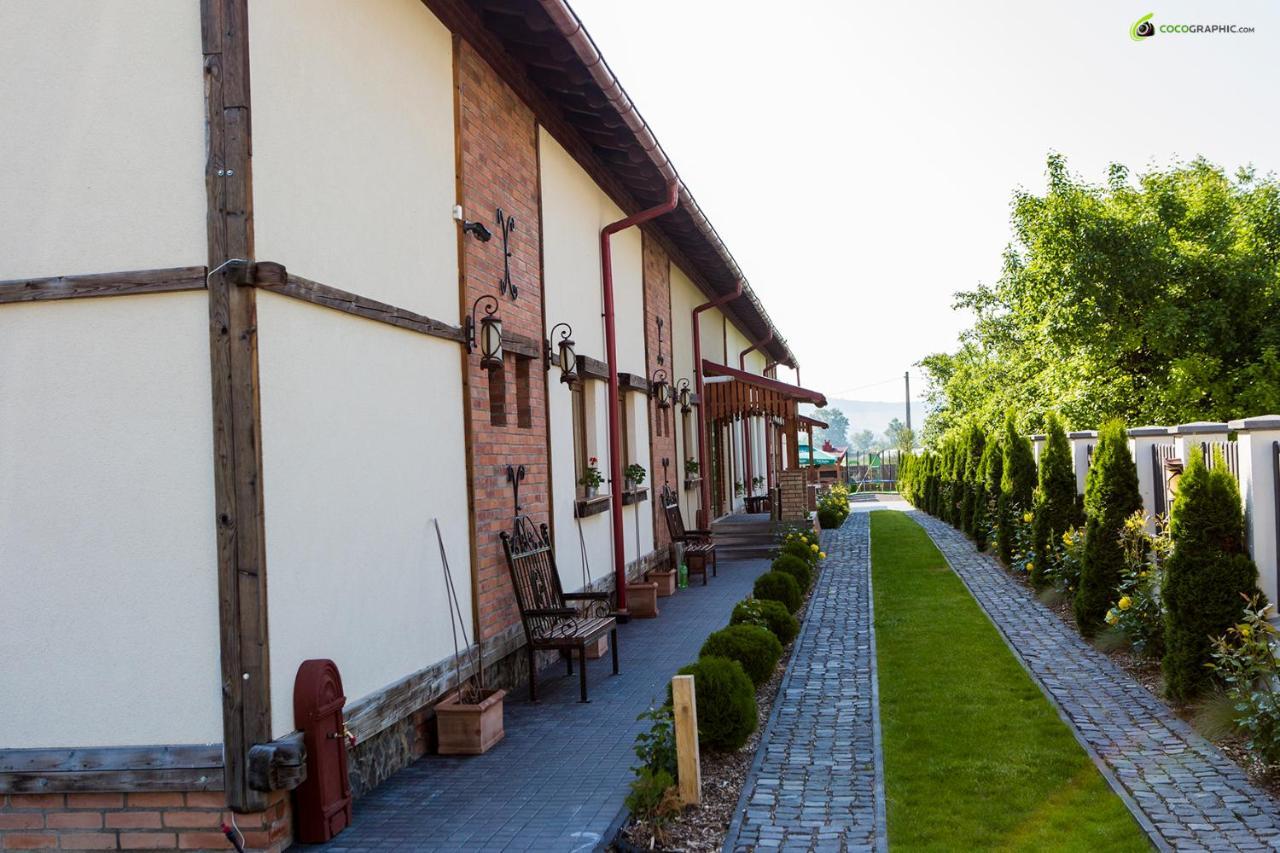 Curteni Country Court Bed & Breakfast エクステリア 写真