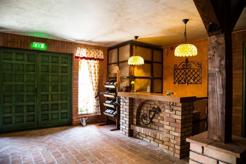 Curteni Country Court Bed & Breakfast エクステリア 写真