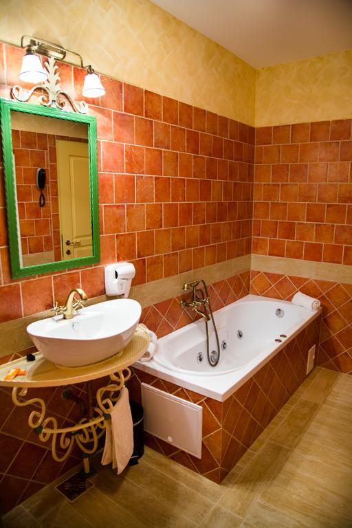 Curteni Country Court Bed & Breakfast エクステリア 写真