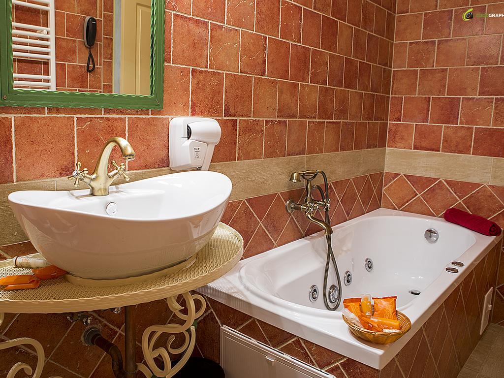 Curteni Country Court Bed & Breakfast エクステリア 写真